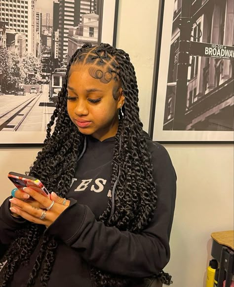 Curly Braided Hairstyles, Hair Twists Black, Passion Twists, Short Box Braids Hairstyles, Braided Hairstyles For Black Women Cornrows, Big Box Braids Hairstyles, Feed In Braids Hairstyles, Quick Natural Hair Styles, Faux Locs Hairstyles