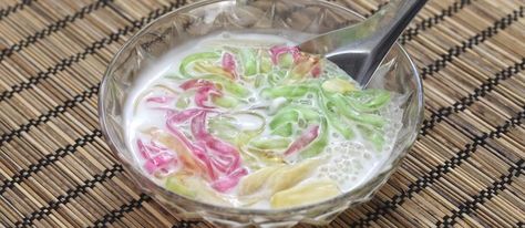 Ruam Mit Authentic Recipe | TasteAtlas Sweet Sticky Rice, Thai Desserts, Khmer Food, Milk Dessert, Most Popular Desserts, Fried Bananas, Thai Coconut, Thai Dessert, Popular Desserts