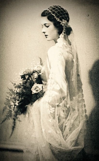 Look Gatsby, Vintage Bridal Fashion, Historic Fashion, Vintage Brides, Vintage Wedding Photos, Vivien Leigh, Vintage Weddings, Amazing Weddings, Antique Wedding