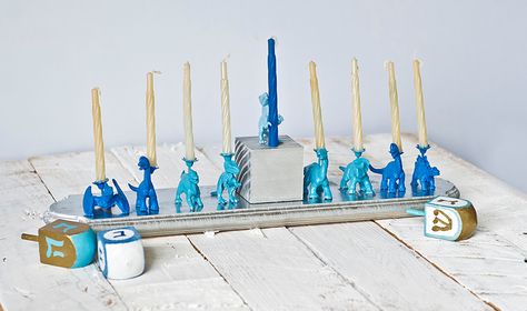 Diy Hanukkah Menorah, Menorah Diy, Diy Menorah, Jewish Decorations, Hanukkah Diy, Diy Hanukkah, Hanukkah Party, Chanukah Party, Hanukkah Menorah