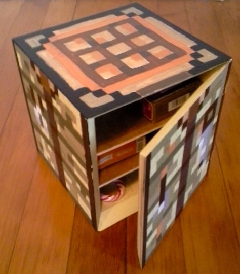 painted wooden minecraft crafting table Minecraft Diy Crafts Bedrooms, Wood Cube Crafts, Minecraft Painting Ideas, Table In Minecraft, Minecraft Crafting Table, Crafting Table Minecraft, Minecraft Painting, Table Minecraft, Minecraft Diy Crafts