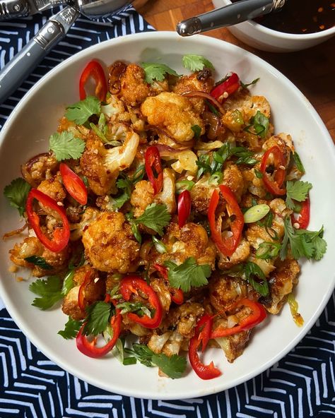 Cauliflower Recipes Asian, Gochujang Cauliflower Recipe, Crispy Asian Cauliflower, Bangbang Cauliflower, The Kitchen Food Network Recipes Katie Sesame Cauliflower, Yakitori Sauce, Wagamama Recipe, Bang Bang Cauliflower, Uni Meals