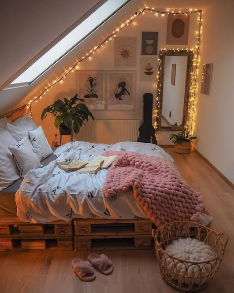 How to achieve the *perfect* boho room for summer - GirlsLife Teen Attic Bedroom, How To Decorate Slanted Walls Bedroom, Cute Loft Apartment, Room Ideas Slanted Ceiling, Teenage Attic Bedroom, Slanted Roof Bedroom, Attic Bedroom Ideas Angled Ceilings, Slanted Ceiling Bedroom, Small Attic Room