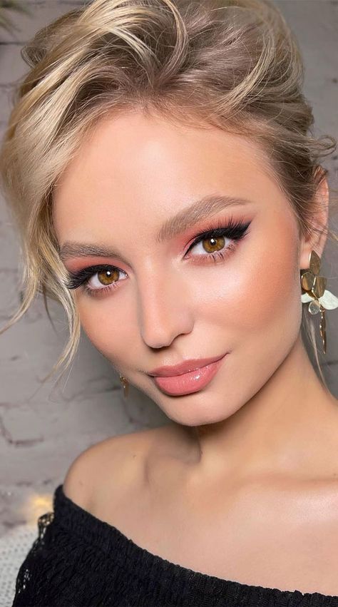 soft glam makeup , neutral makeup look, wedding make up, bridal makeup look, wedding makeup ideas Wedding Makeup Peach Tones, Boho Bride Makeup Blonde, Peach Tone Makeup, Soft Hollywood Glam Makeup, Spring Bride Makeup, Peach Wedding Makeup, Peach Bridal Makeup, Daytime Wedding Makeup, Glam Makeup Pink