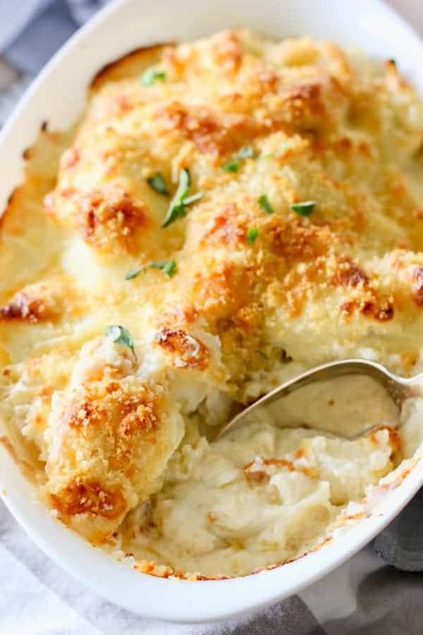 Creamy Cheese Cauliflower Au Gratin! Easy to make and full of flavor! Perfect side dish anytime! #cheeseyvegetables #easyvegetablecasserole #creamyvegetablesidedish #holidaysidedishwithvegetables #holidaysidedish Cauliflower Au Gratin, Vegetable Dishes Recipes, Cauliflower Casserole Recipes, Au Gratin Recipes, Veggie Casserole, Cauliflower Dishes, Cheesy Cauliflower, Roasted Vegetable Recipes, Homemade Meals