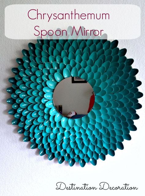 Diy Spoon Mirror, Plastic Spoon Art, Pista Shell Crafts, Spoon Mirror, Plastic Spoon Crafts, Spoon Craft, Spoon Crafts, Diy Decoracion, Spoon Art