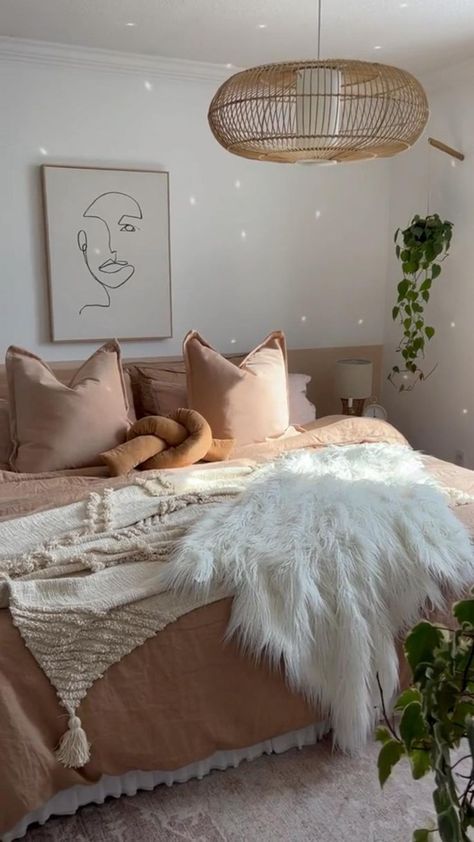 Room Inspiration Bedroom Cozy, Creative Bedroom Decor, Brown Bedroom Decor, Romantic Bedroom Decor, Brown Rooms, Bedroom Decor For Couples, Brown Bedroom, Home Decoration Ideas, Redecorate Bedroom