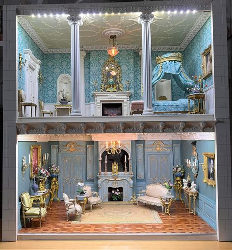 French Doll House, House Restoration, Doll House Plans, Dollhouse Ideas, House Vintage, Dolls House Interiors, Barbie Doll House, Miniature Rooms, Vintage Dollhouse