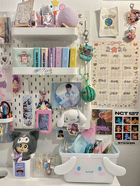 andrea on X: "updated my desk!!!! so happy to have drawers in my desk now https://t.co/Q5rCoCdW10" / X Organize Closet Space, Manga Shelf, Desk Idea, Dream Setup, Table Aesthetic, Pinterest Room, Coordinates Decor, Kpop Room, Dorm Organization