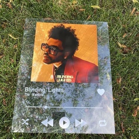 Clear Album Cover, Diy Album Cover Wall, Glass Music Plaque, Glass Album Cover, Album Plaque, Spotify Glass Art, Diy Birthday Gifts For Dad, Diy Birthday Gifts For Him, Vinyl Art Paint