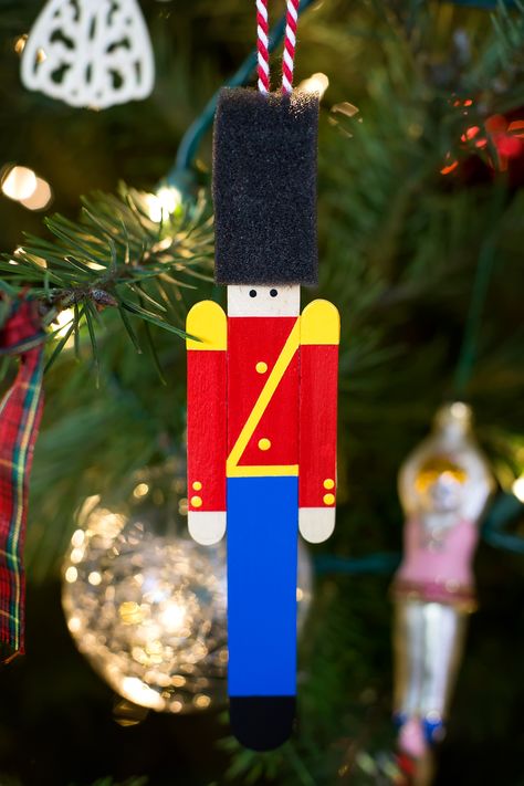 Crafters big and small will delight in making a Wooden Toy Soldier Ornament with craft sticks, paint, and one extra unique craft material. Popsicle Stick Ornaments, Popsicle Stick Christmas Crafts, Popsicle Crafts, Popsicle Stick Crafts, Popsicle Stick, Easy Christmas Crafts, Christmas Ornament Crafts, Popsicle Sticks, Unique Crafts