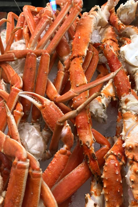 Easy guide on how to cook snow crab legs three ways! From boiling to baking and steaming, we've got you covered with 3 different methods to cooking crab legs. Steamed Crab Legs Recipe, Crab Legs Boil, Steamed Crab Legs, Steamed Crab, Cooking Crab Legs, Cooking Crab, Crab Legs Recipe, Steamed Crabs, Snow Crab Legs