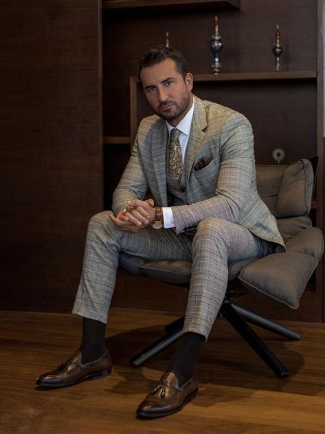 Business Man Photography, Men Socks Suit, Dapper Suits, Smart Casual Menswear, Slim Fit Suit Men, Formal Men Outfit, Men Photoshoot, Designer Suits For Men, Man Photography