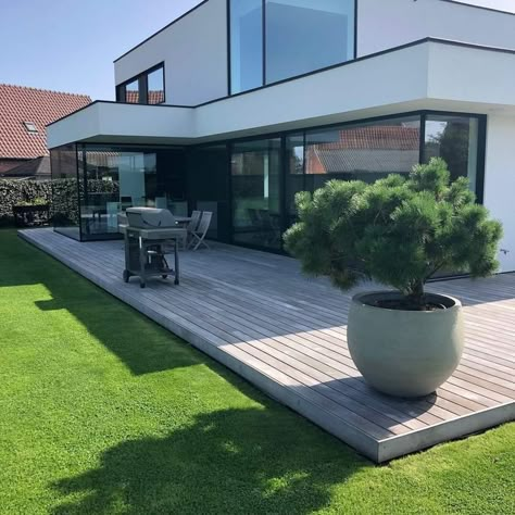 Modern Japanese Backyard, Modern Backyard Landscaping, Outdoor Living Design, Have Inspiration, Modern Backyard, Front House Landscaping, Gardens Design, Terrace Design, Outdoor Gardens Design