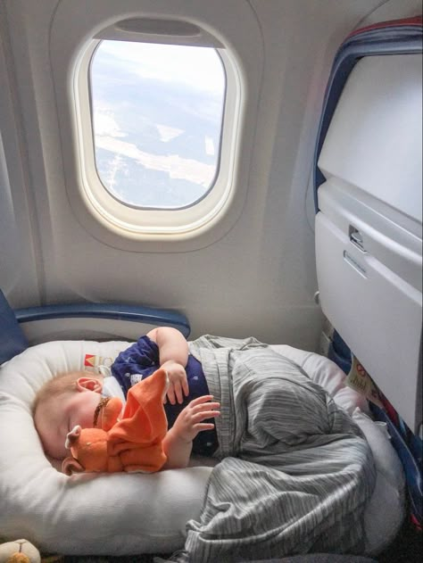 Fortworth Texas, Sleeping On A Plane, Dockatot Deluxe, Dfw Airport, Dekorasi Halloween, Plane Window, Baby To Sleep, Foto Baby, Window View