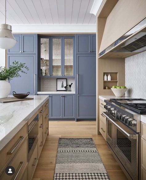 Blue And White Kitchen, Blue Kitchen Designs, Blue Kitchen Island, Light Blue Kitchens, Two Tone Kitchen Cabinets, White Oak Kitchen, Blue Kitchen Cabinets, Beautiful Kitchen Designs, Blue Cabinets