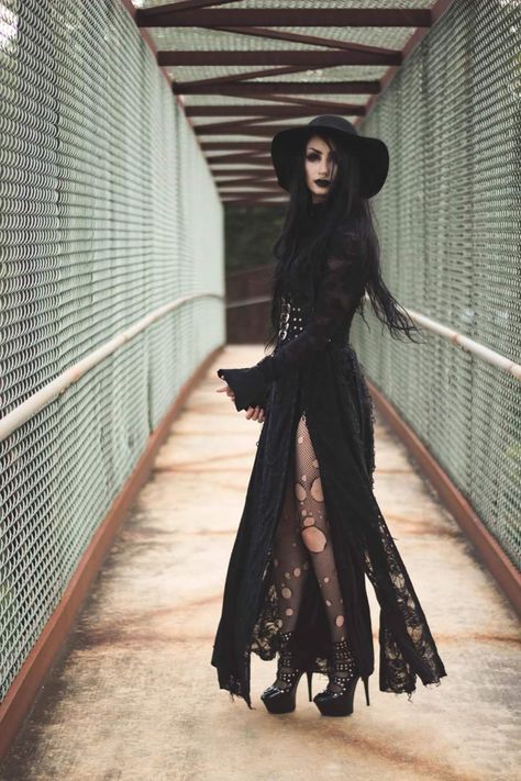 Punk Rave Black Gothic Retro Lace Rope Dress #gothicdress#gothiclongdress#gothicpunkfashion#gothicpunkgirl#gothicpunkclothes Zoie Campbell, Gothic 1, Gothic Type, Rope Dress, Mode Steampunk, Boho Goth, Goth Model, Jewelry Gothic, Goth Look