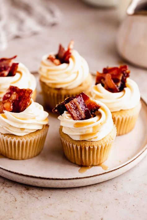 Maple Bacon Frosting, Maple Pancake Cupcakes, Maple Bacon Pancake Cupcakes, Maple Bacon Cupcakes Recipe, Maple Bacon Cupcakes Cake Mix Recipe, Blueberry Pancake Cupcake Recipe, Maple Bacon Bourbon Cupcakes, Pancake Cupcakes Recipe, Brunch Cupcake Ideas