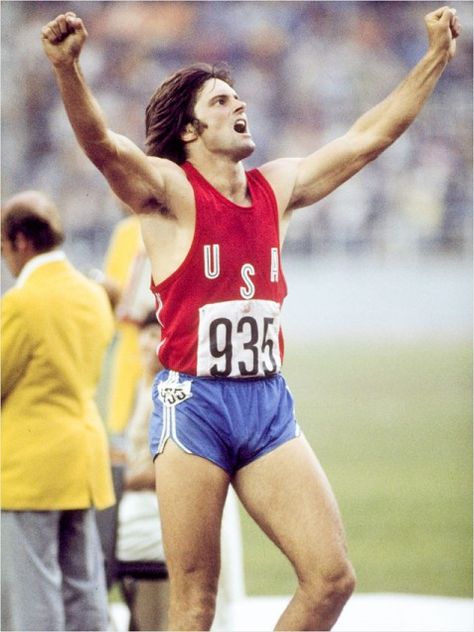 Look at the handsome 26-year-old Bruce Jenner, in 1976 when he took home the gold medal. Look at more #Olympic athletes: then and now on iVillage.com. Bruce Jenner Olympics, 1976 Olympics, Bruce Jenner, Caitlyn Jenner, Olympic Gold Medals, Olympic Medals, Shorts Adidas, Michael Phelps, Olympic Athletes