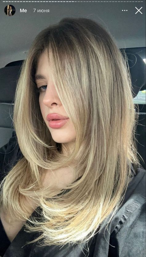 Blond Hair With Brown Roots, Blond With Dark Roots, Blonde With Brown Roots, Linen Blonde, Korean Hairstyle Ideas, Short Length Hair, Cool Blonde Hair Colour, Perfect Blonde Hair, Baby Lights