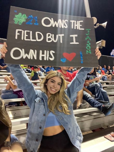 Soccer Game Posters Ideas High Schools, Girlfriend Sports Posters, Boyfriend Sports Poster, Football Bf Poster Ideas, Soccer Poster Ideas For Boyfriend, Posters For Bf Football Game, Soccer Girlfriend Outfits, Football Signs For Games Posters For Bf, Poster For Soccer Boyfriend