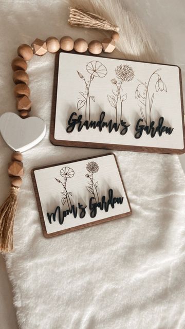 Amanda Valadez on Instagram: "New Mother’s Day product! Monthly flowers for each child 🥰🌹🌸💐🌷🌻🥀 #mothersday #monthlyflowers #mothersdaygift #giftforher #giftformom #firsttimemom" Mother’s Day Laser Cut Ideas, Mothers Day Engraving Ideas, Monthly Flowers, Gifts For Elderly, Flower Sign, Laser Engraved Gifts, Laser Ideas, Engraved Flower, Gift Drawing