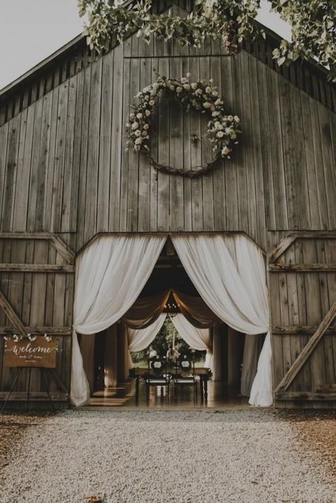 Hello bridal barn dreams! Say “I Do” in an old tobacco barn called, The Barn at Cedar Grove, located on 200 acres of meadows, woodland and streams. Did we mention they have a bridal cottage and groom’s cabin? | Photo Credit: Layers Photo متحف فني, Rustic Wedding Decorations, Barn Wedding Reception, Barn Parties, Country Barn Weddings, Barn Wedding Decorations, Rustic Wedding Venues, Country Barn, Future Wedding Plans