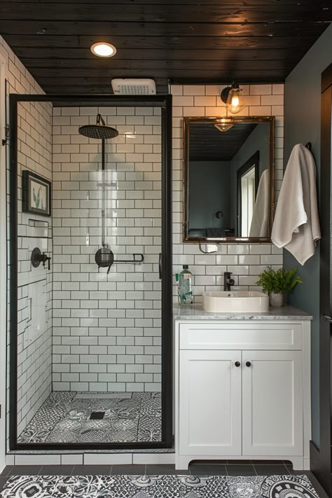 Minimalist Bathroom Black And White, Small Three Piece Bathroom, Black And White Tile Bathroom Ideas, Bath And Shower Layout, Small Bathroom Ideas White, Small Bathroom Black And White, Small Black And White Bathroom Ideas, Small White Bathroom Ideas, Small Bathroom Layouts