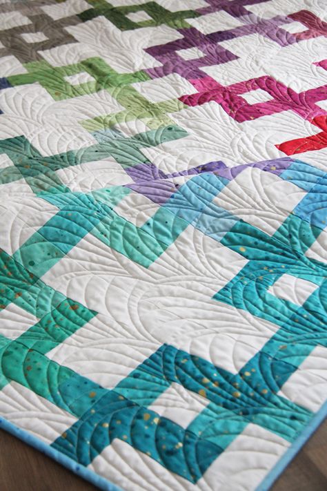 Quilts Using Ombre Fabric, Quilt Patterns For Ombre Fabric, Ombre Fabric Quilt Ideas, Tangled Quilt Pattern, Ombre Quilts Ideas, Ombre Quilt Ideas, Ombre Quilt Pattern, Ombré Quilts, Twister Quilts