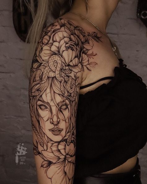 Medusa Tattoos, Medusa Tattoo Design, Floral Thigh Tattoos, Hip Thigh Tattoos, Full Arm Tattoos, Wicked Tattoos, Mother Tattoos, Medusa Tattoo, Greek Tattoos