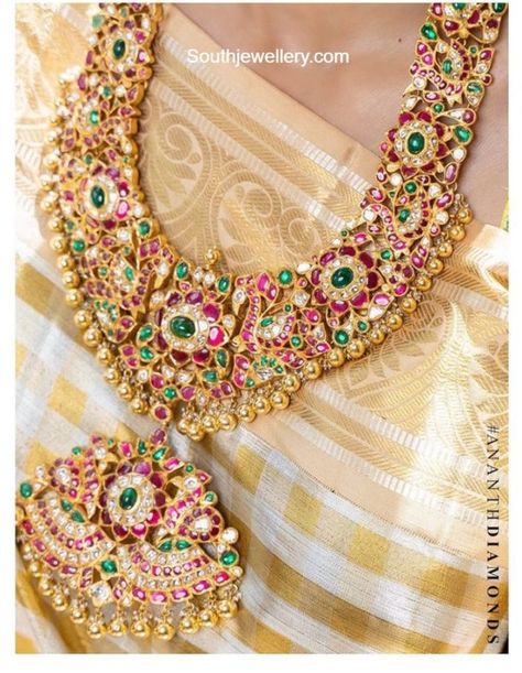 Traditional floral and peacock kundan haram Kundan Haram, Uncut Jewellery, Small Necklaces, Ruby Necklace Designs, Bridal Diamond Necklace, Peacock Jewelry, Bridal Necklace Designs, Bridal Jewelery, Bridal Jewels