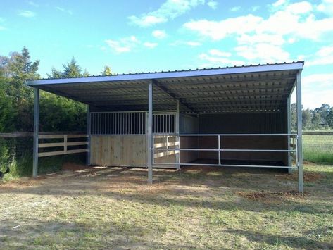 Horse Shelters, Shed Shop, Horse Shed, Horse Paddock, Horse Barn Ideas Stables, Barn Stalls, Horse Shelter, Horse Barn Plans, Run In Shed