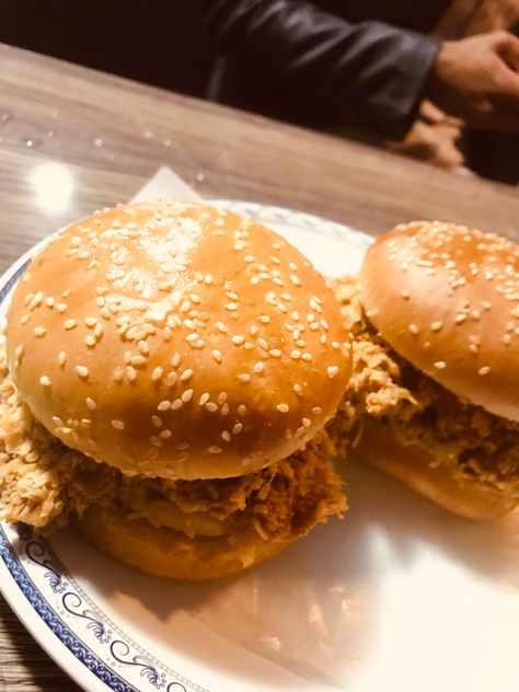 Zinger Burger Pics, Zinger Burger Snaps, Chicken Zinger Burger, Chicken Zinger, Zinger Burger, Burger Chicken, Best Indian Wedding Dresses, Black Pink Background, Face Aesthetic