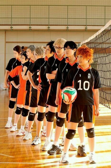 best cosplay ive ever seen! Volleyball Photography, Haikyuu Cosplay, Anime Cosplay Ideas, Film Anime, Epic Cosplay, Cosplay Tutorial, Cosplay Characters, Amazing Cosplay, Anime Meme