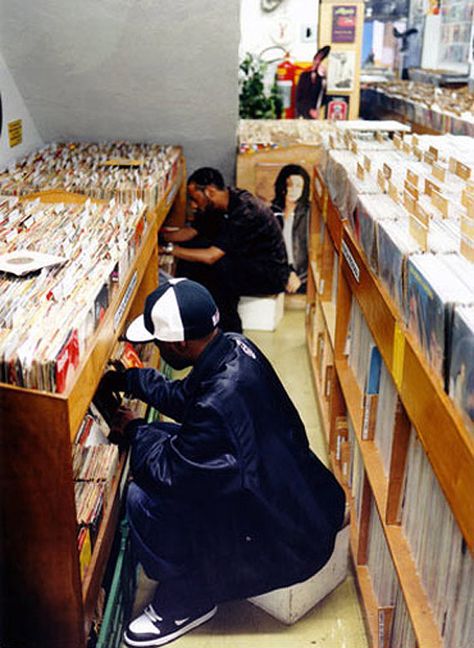 J. Dilla and Madlib looking through a record store in Brazil - 2005 Jamel Shabazz, Cultura Hip Hop, Gil Scott Heron, J Dilla, Mad Libs, Rap Beats, Real Hip Hop, Stones Throw, Hip Hop Art