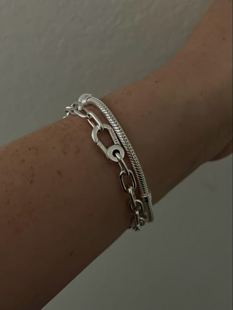 Pandora Link Bracelet, Silver Brunette, Silver Jewelry Stack, Silver Jewellery Aesthetic, Jewelry Stack, Jewellery Aesthetic, Piercings Jewelry, Dope Jewelry, Girly Accessories