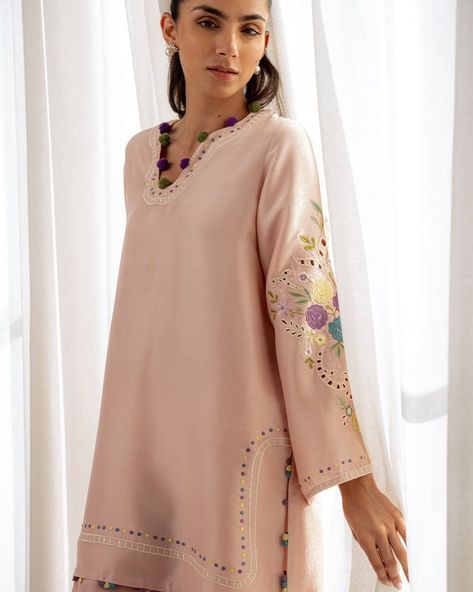 Sania Maskatiya, Embroidery Fashion Detail, Flower Machine Embroidery Designs, Classy Outfits For Women, Machine Work, Pakistani Fashion Casual, Cotton Kurti Designs, Modest Dresses Casual, Sleeves Designs For Dresses