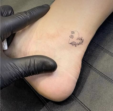 Small Horse Tattoo, Us Tattoo, Cat Tattoo Ideas, Tiny Wrist Tattoos, Tattoos For Dog Lovers, Pawprint Tattoo, Ankle Tattoos For Women, Paw Tattoo, Small Pretty Tattoos