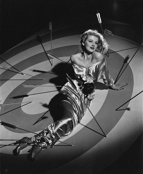 sophia d’aurelio on Twitter: "Dolores Moran by Scotty Welbourne, circa 1943.… " Adrienne Ames, Vintage Hollywood Stars, Old Hollywood Glamour, Golden Age Of Hollywood, Vintage Hollywood, Hollywood Glamour, Up Girl, Vintage Beauty, Photography Inspo