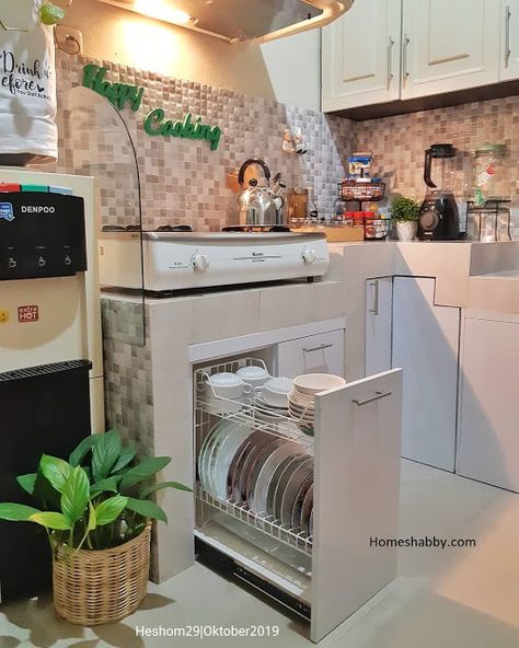 Small Kitchen Set, Modern Kitchen Renovation, House Renovation Projects, Kitchen Appliances Design, Organization Pantry, Dirty Kitchen, Modern Kitchen Accessories, Desain Pantry, Kabinet Dapur