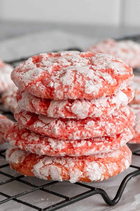 Cool Whip Cookies Recipe Cool Whip Cake, Strawberry Cookies Recipe, Strawberry Cake Mix Cookies, Cool Whip Cookies, Crinkle Cookies Recipe, Strawberry Cake Mix, Diy Desserts, Strawberry Cookies, Summer Cookies