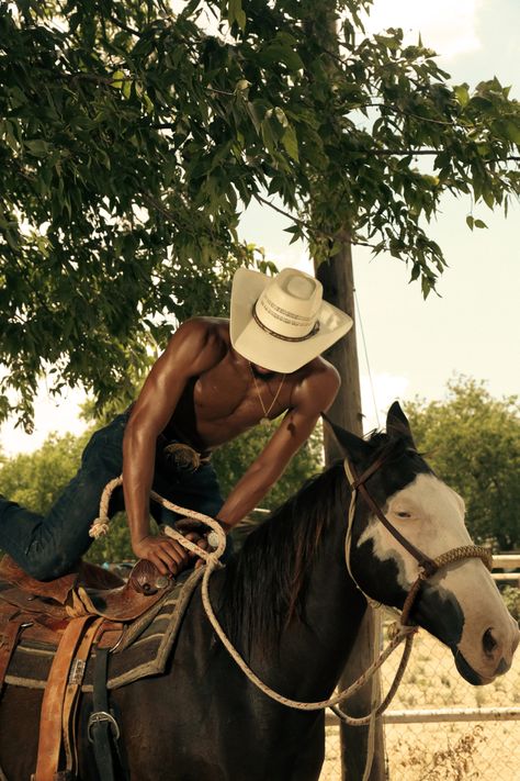 Black Country Men, Country Black Men, Cowboy Men Aesthetic, Black Western Aesthetic, Cowboy Man Aesthetic, Male Cowboy Aesthetic, Black Country Aesthetic, Black Farmer Aesthetic, Southern Boy Aesthetic