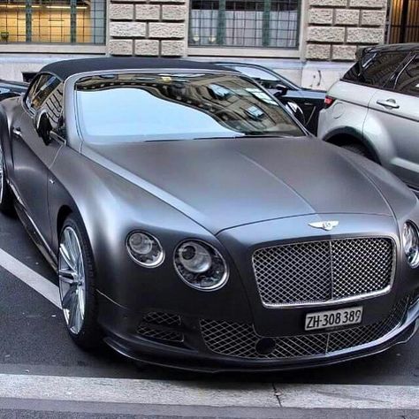 Do u wanna riiiiiide Bentley Auto, Black Bentley, Cars Night, Bentley Continental Gt Convertible, Luxe Auto's, Bentley Gt, Luxury Car Photos, Luxury Cars Rolls Royce, Lexus Lfa