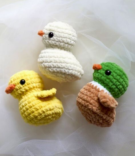 Confection Au Crochet, Crochet Keychain Pattern, Crochet Animals Free Patterns, Crochet Simple, Fun Crochet Projects, Crochet Diy, Crochet Instructions, Crochet Keychain, Diy Crochet Projects