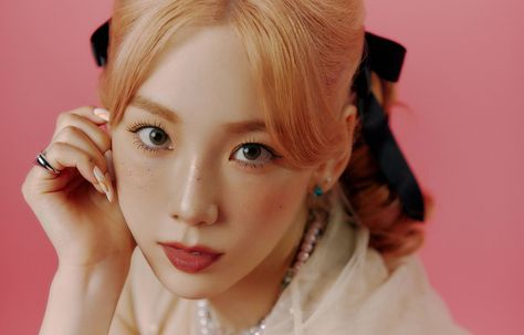 Recently, Girls' Generation Taeyeon worried fans after posting a text from a book on her Instagram Story. #GirlsGenerationTaeyeon #SNSDTaeyeon #TaeyeonMentalHealth Taeyeon Weekend, Girls' Generation Taeyeon, Taeyeon Snsd, Kim Tae Yeon, Girls' Generation, Snsd Taeyeon, Kim Taeyeon, October 7, Concept Photos