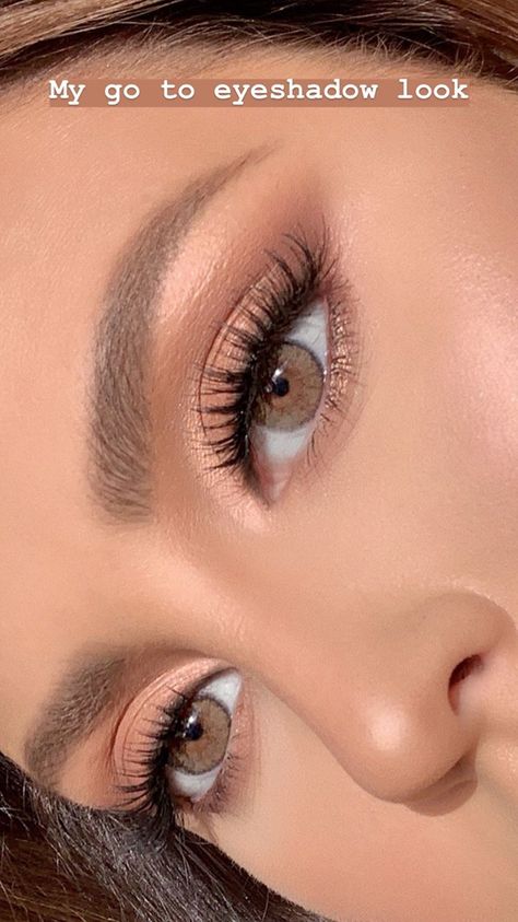 Bridal Cat Eye, Simple Eyeshadow For Brown Eyes, Prom Makeup For Green Eyes Natural, Make Up Looks For White Dresses, Soft Brown And Pink Makeup, Natural Eyeshadow For Hazel Eyes, Professional Work Makeup Looks, Soft Glam Makeup For Hazel Eyes, Natural Soft Glam Makeup Hazel Eyes