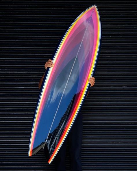 Surf Boards Aesthetic, Paint Surfboard, Surf Boards Designs, Painted Surfboard Ideas, Classic Surfboard, Surfboard Design Ideas, Surfboards Artwork, Surfboard Art Design, Fish Surfboard