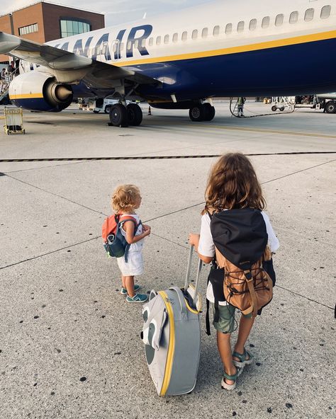 Travelers of the world 🌏 Things to be grateful for today: ✔️ having the necessary resources to make this trip ✔️ experiencing life through children's eyes ✔️ patience ✔️ being organized ✔️ cute luggage 😅 🛫 #travelingwithkids #travelgram #flyingwithkids #intentionalparenting #exploretheworld #italy #gratitude #gratitudedaily #beinggrateful Airplane With Kids, Traveling With Kids, Cute Luggage, Flying With Kids, Intentional Parenting, Travel With Kids, Kids Wear, Italy, Kids Outfits