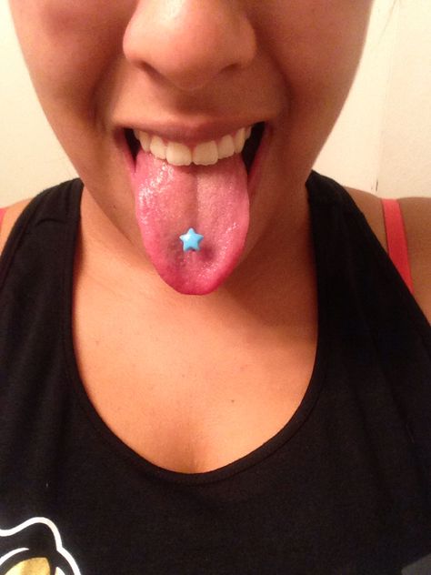 Glow in the dark star. 😍❤️⭐️ Glow In The Dark Tongue Piercing, Two Tongue Piercings, Star Tounge Piercing, Tongue Ring, Piercing Inspo, Tongue Piercing, Tongue Rings, Dark Star, Dark Tattoo