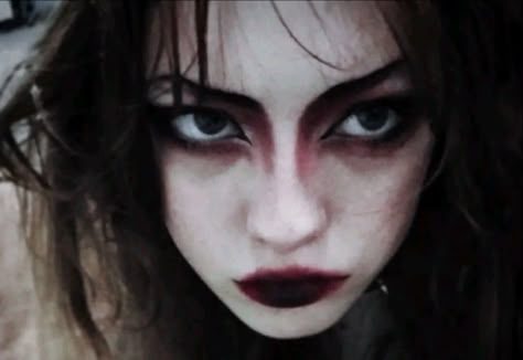 Trad Goth Makeup, Goth Eye Makeup, Look 80s, Vampire Bride, Funky Makeup, Vampire Makeup, Punk Makeup, Alt Makeup, Swag Makeup